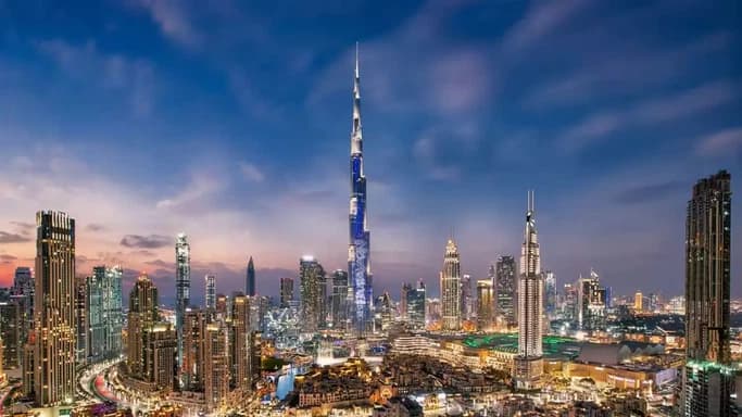 Dubai Drone Videos – FPV Dubai Marina chase scene